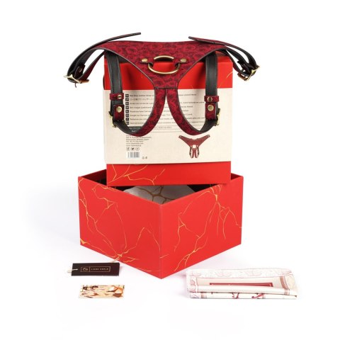 Liebe Seele Kinbaku Ukiyoe Red Rosy Leather Strap on Harness Liebe Seele Kinbaku Ukiyoe Red Rosy Leather Strap on Harness
